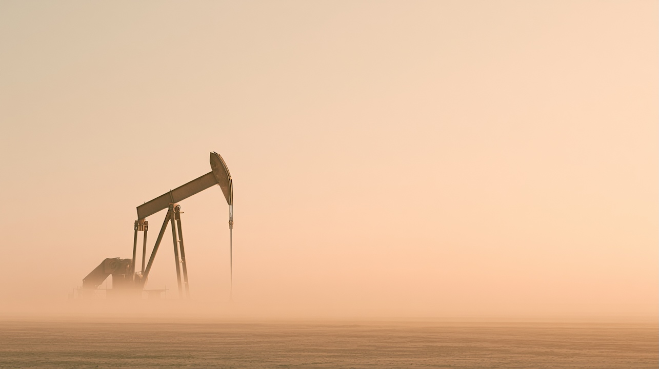 Image: Bonds are waking up to falling oil